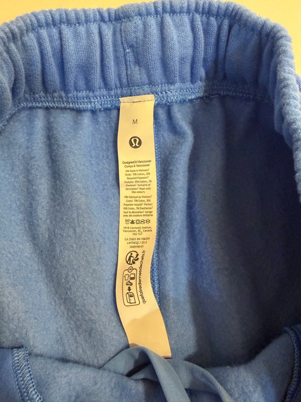 lululemon athletica Women's Scuba Mid-Rise Oversized Short 7" pool party  size M - Picture 10 of 12